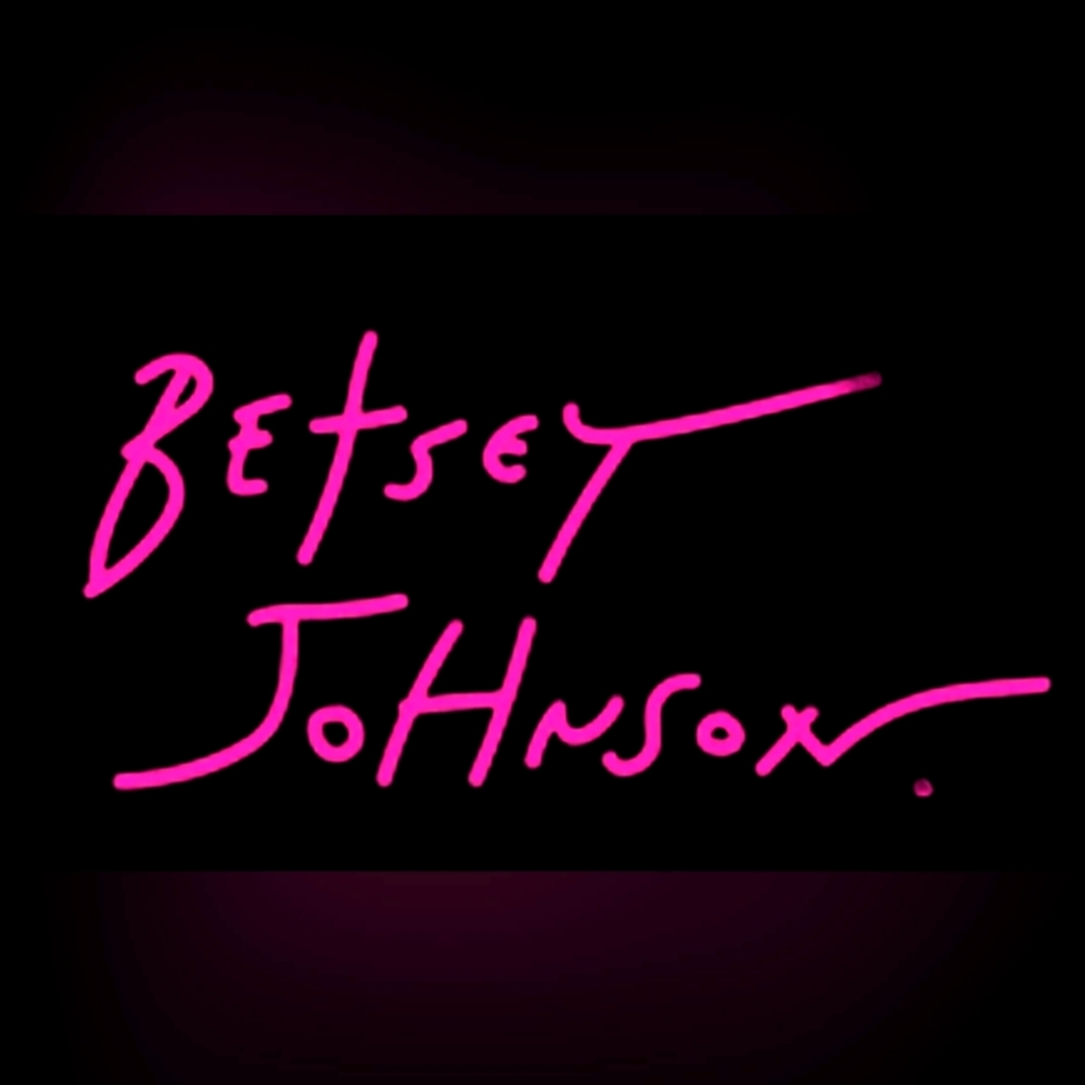 Meet your Posher The Vintage Betsey - Picture 3 of 3